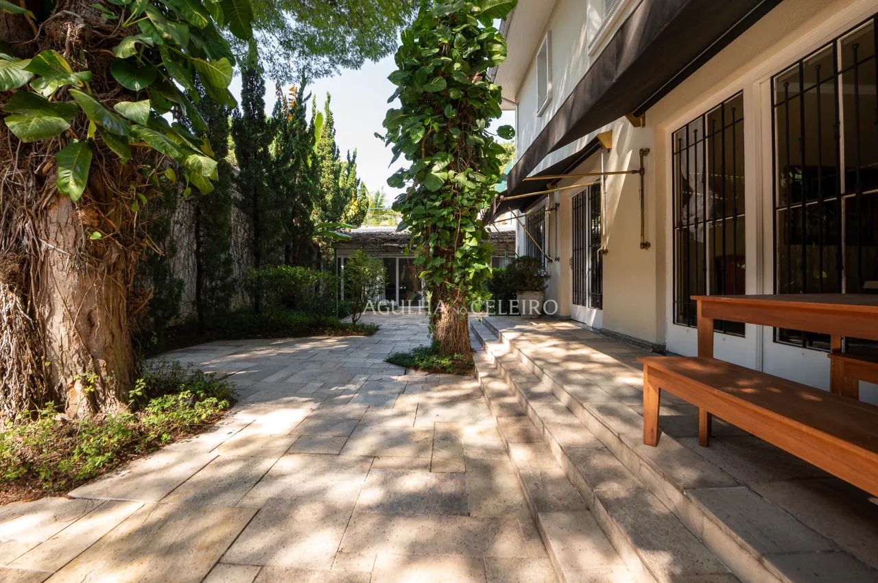 casa-com-jardim-a-venda-no-jardim-america-17082-2