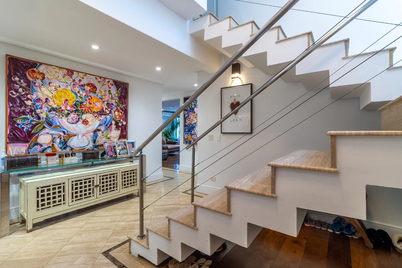 casa-com-projeto-moderno-e-cheio-de-iluminacao-natural-trazendo-dias-agradaveis-no-jardim-america-17092-4