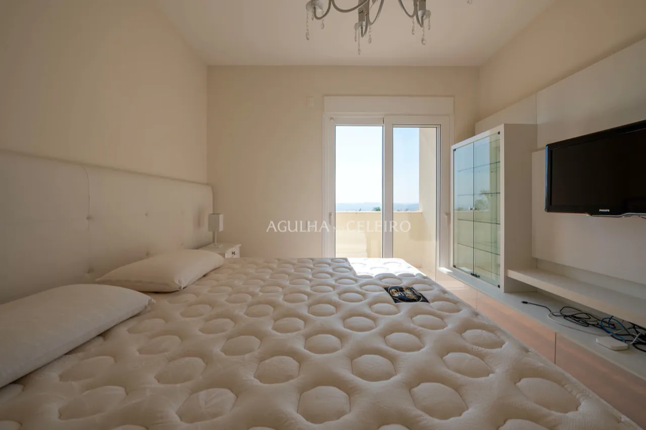 casa-na-fazenda-da-grama-para-venda-16793-24