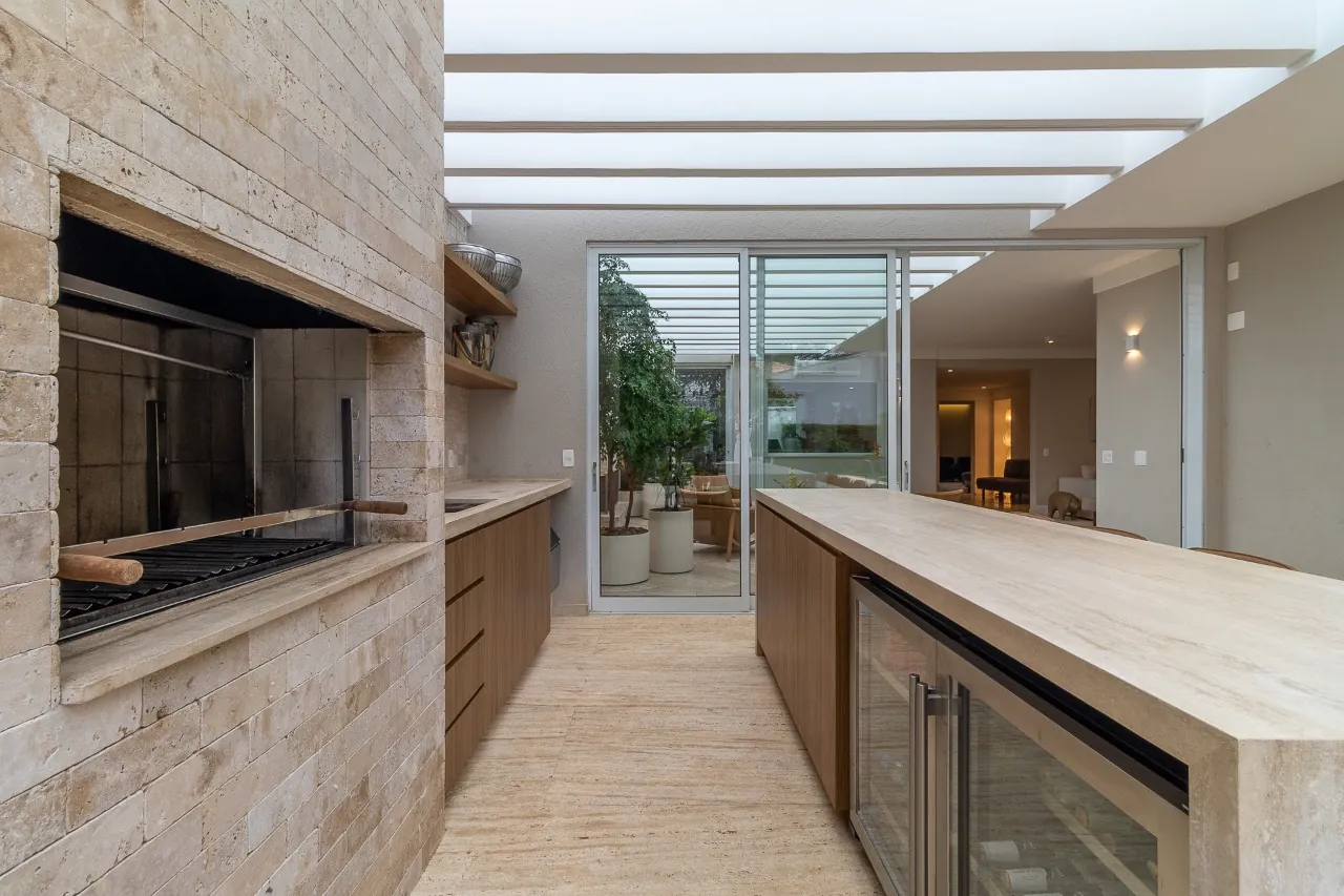 casa-reformada-com-acabamentos-nobres-espaco-de-sobra-e-uma-linda-area-externa-no-cidade-jardim-17141-14