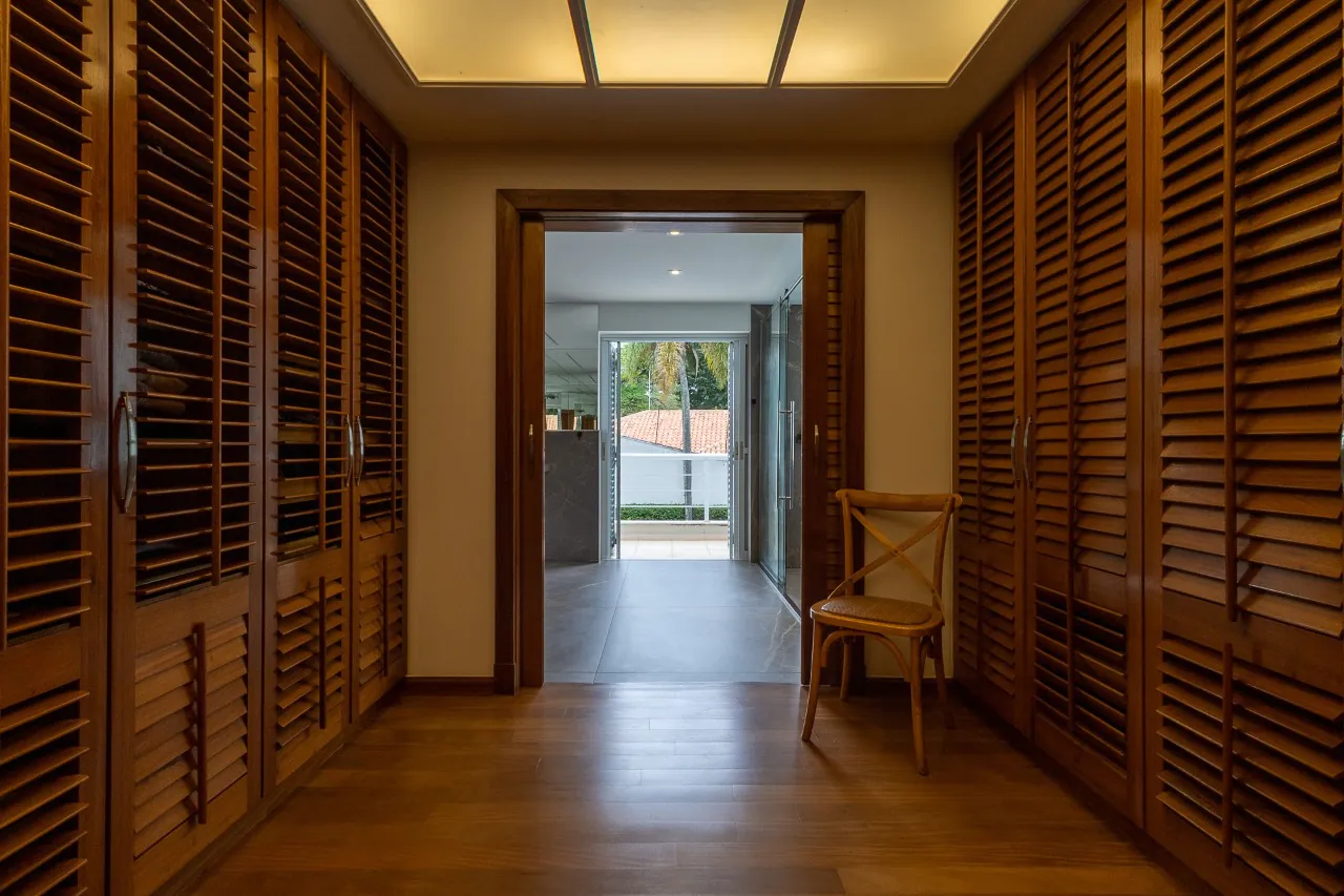 casa-reformada-com-acabamentos-nobres-espaco-de-sobra-e-uma-linda-area-externa-no-cidade-jardim-17141-17