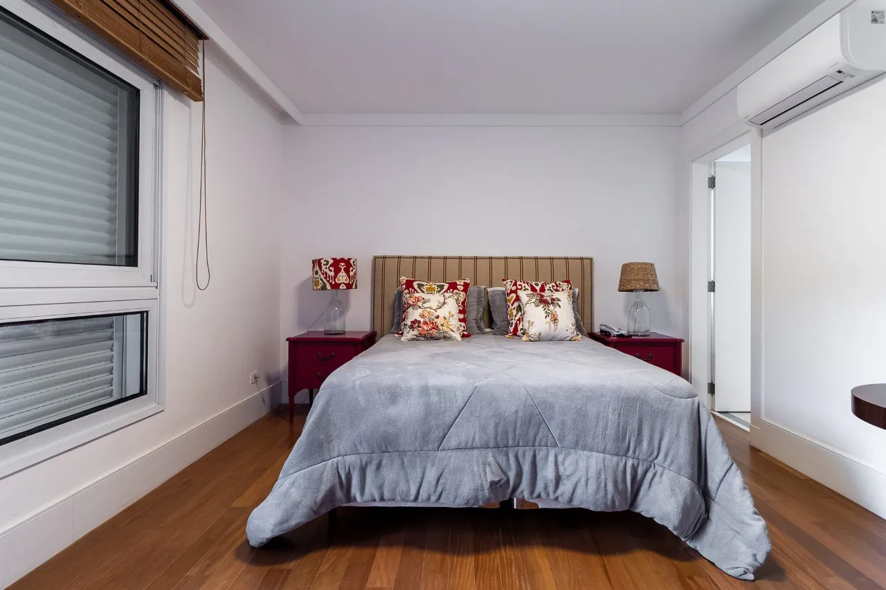 casa-reformada-com-acabamentos-nobres-espaco-de-sobra-e-uma-linda-area-externa-no-cidade-jardim-17141-25