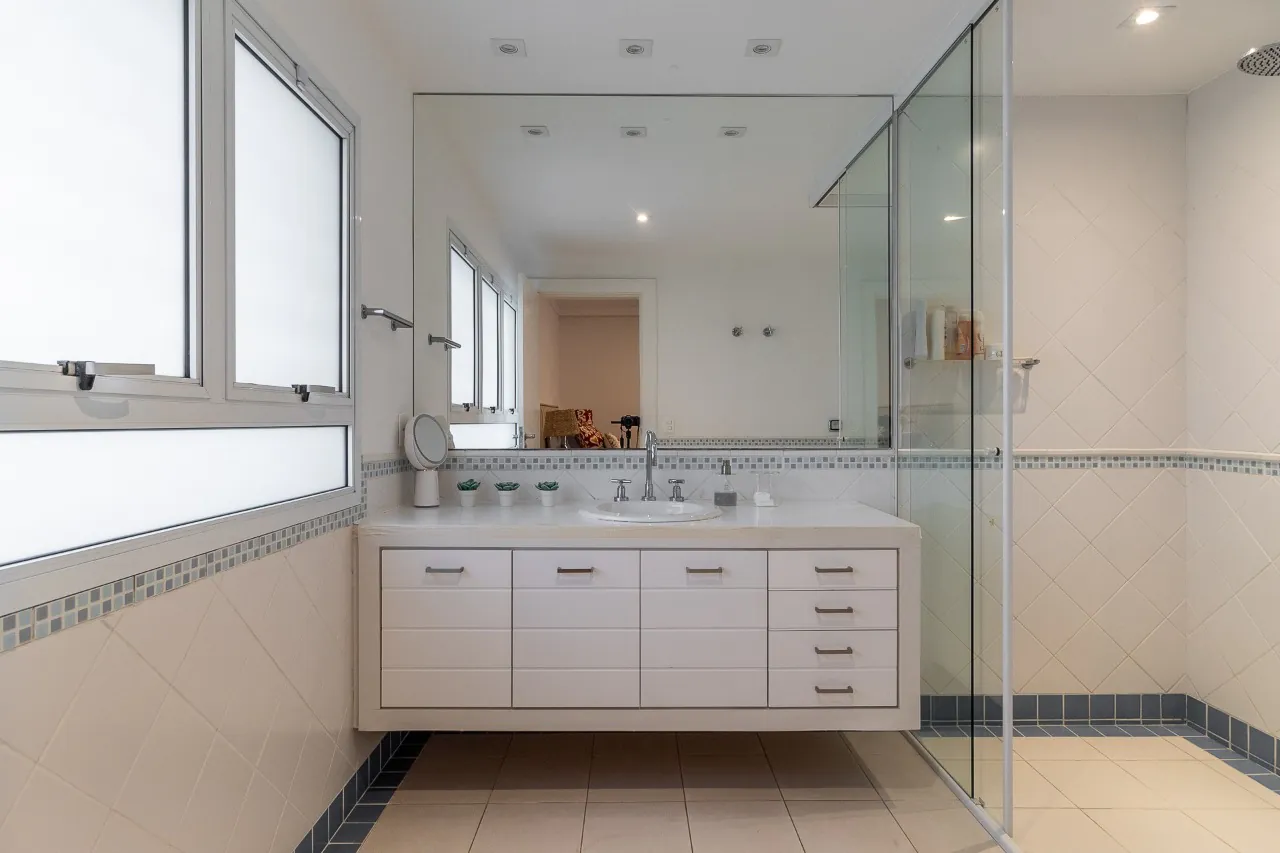 casa-reformada-com-acabamentos-nobres-espaco-de-sobra-e-uma-linda-area-externa-no-cidade-jardim-17141-26