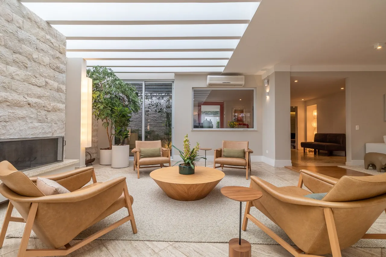 casa-reformada-com-acabamentos-nobres-espaco-de-sobra-e-uma-linda-area-externa-no-cidade-jardim-17141-4