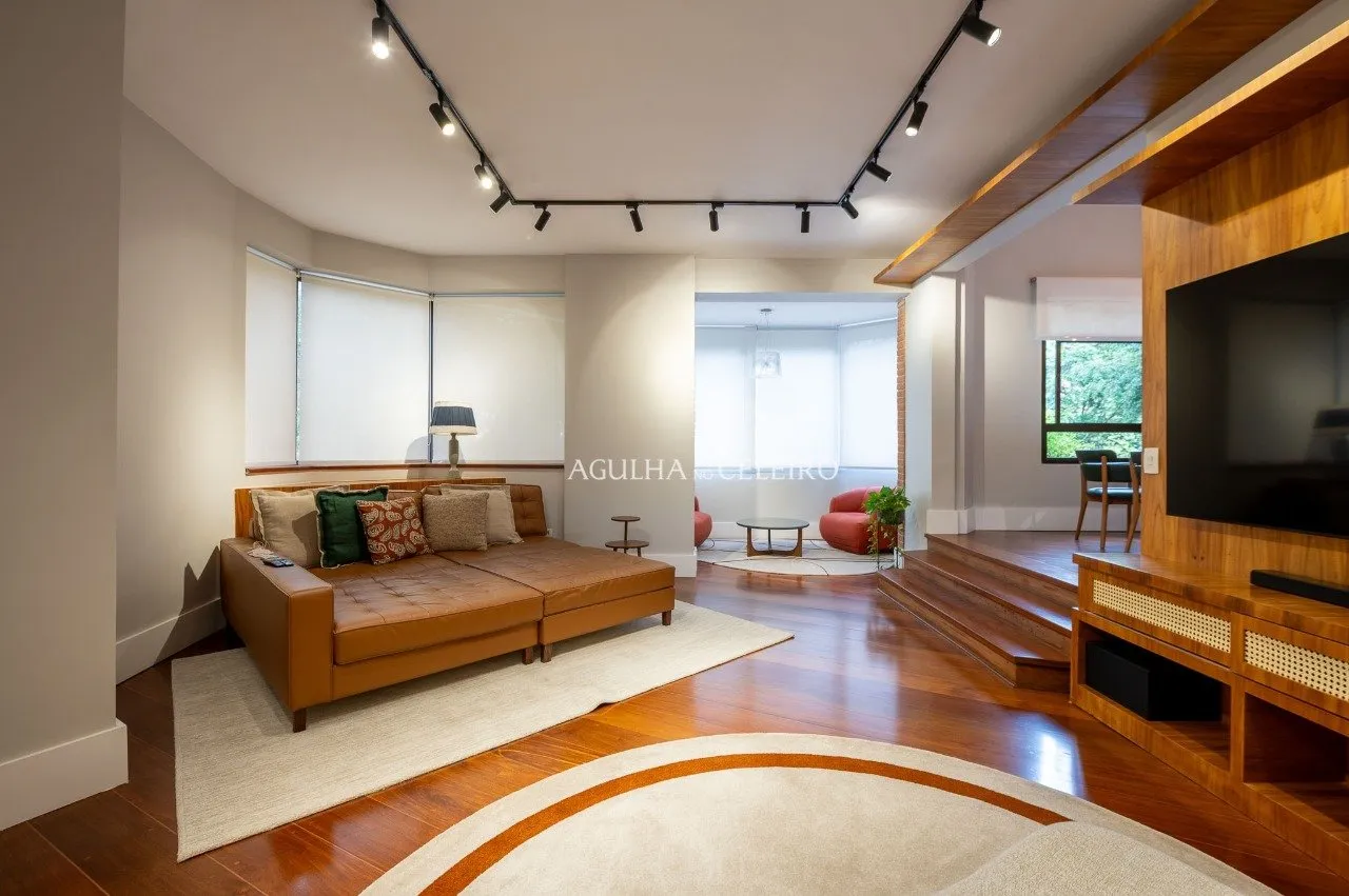 Apartamento na melhor rua de Moema Pássaros. – 16732