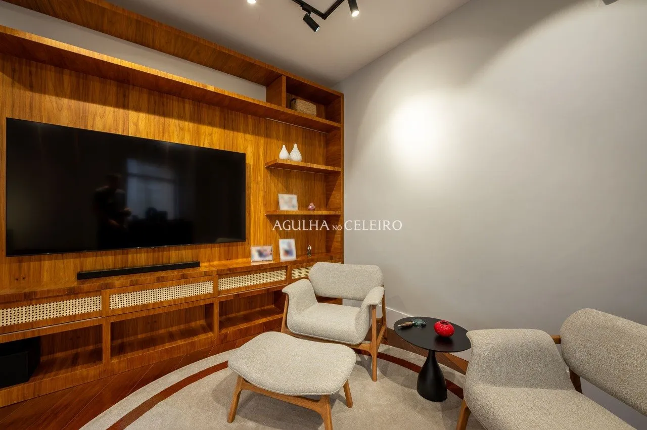 Apartamento na melhor rua de Moema Pássaros. – 16732