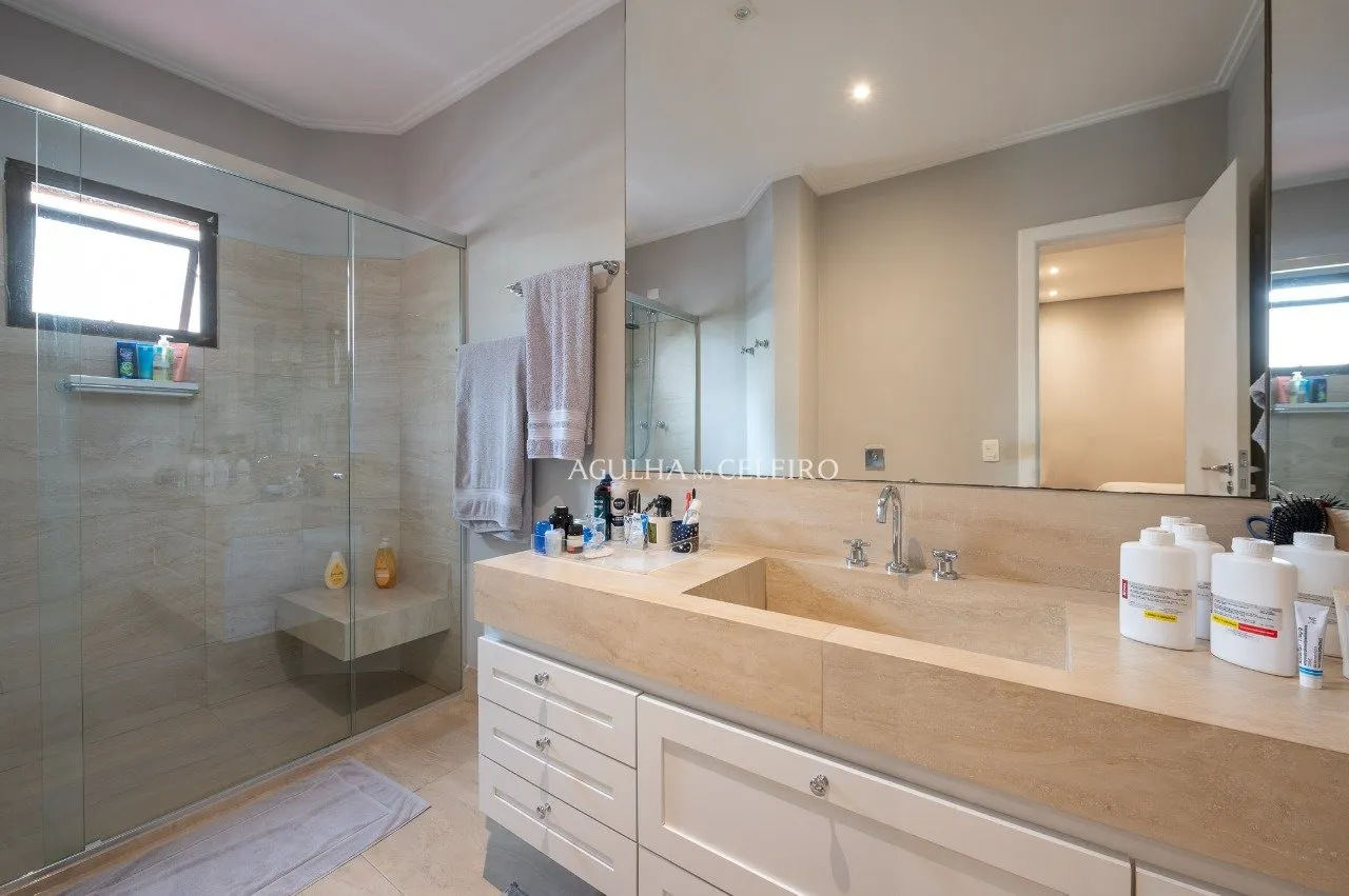 Apartamento na melhor rua de Moema Pássaros. – 16732