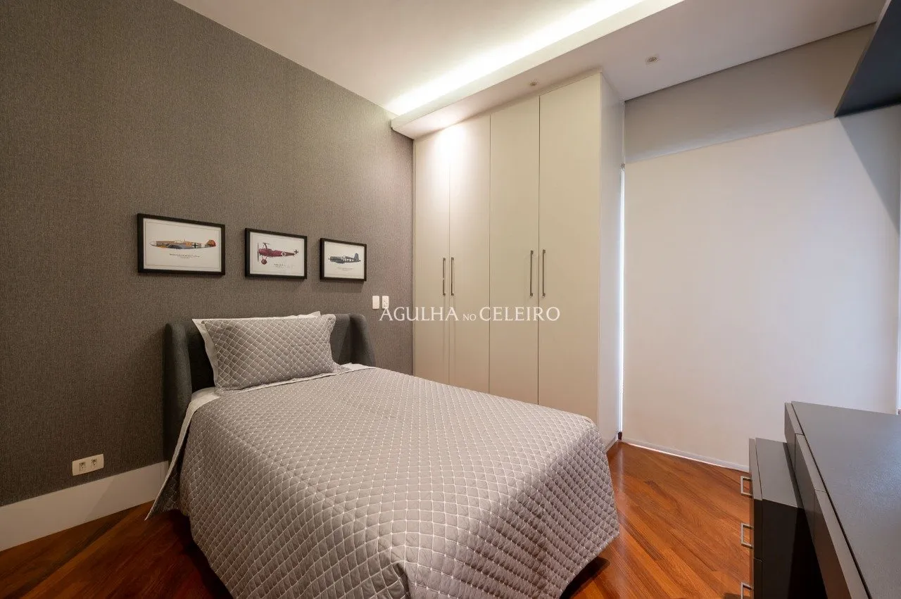 Apartamento na melhor rua de Moema Pássaros. – 16732