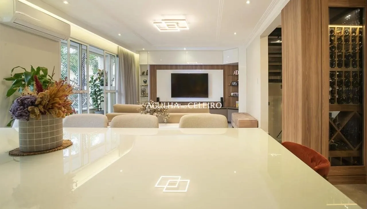 Casa reformada em condomínio fechado para venda no Campo Belo. – 16924