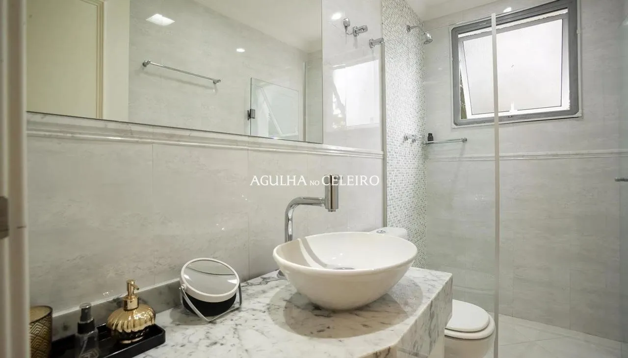 Casa reformada em condomínio fechado para venda no Campo Belo. – 16924