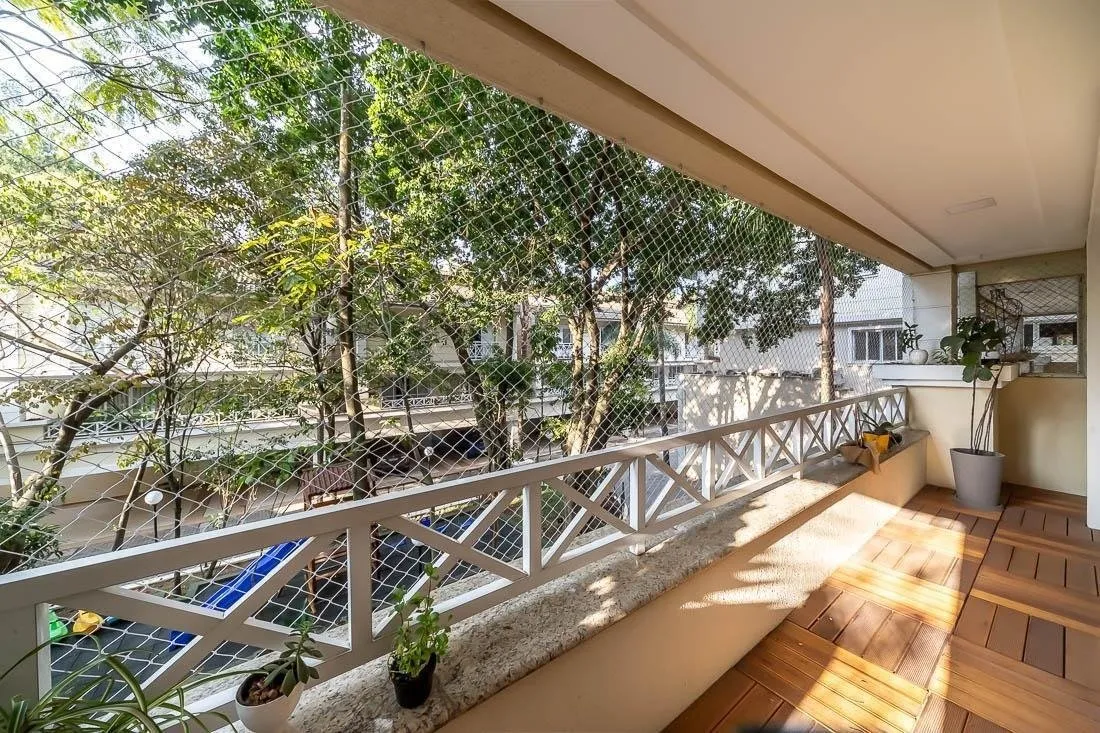 Casa reformada em condomínio fechado para venda no Campo Belo. – 16924