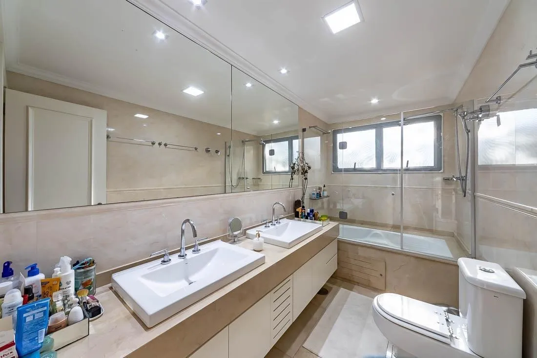 Casa reformada em condomínio fechado para venda no Campo Belo. – 16924