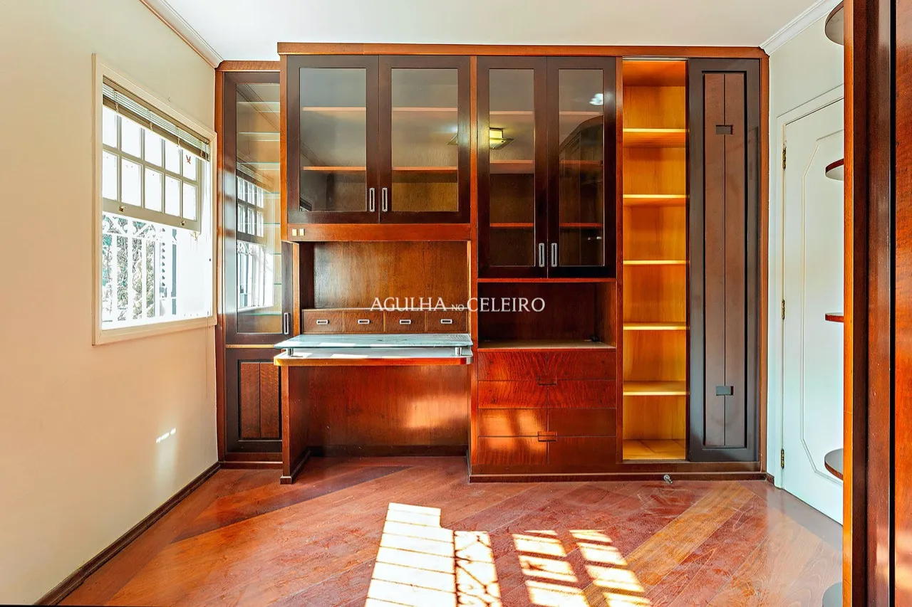 Casa espaçosa e bem projetada à venda no Jardim Luzitânia. – 16974