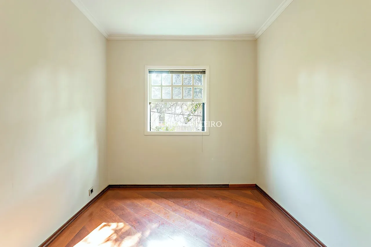 Casa espaçosa e bem projetada à venda no Jardim Luzitânia. – 16974