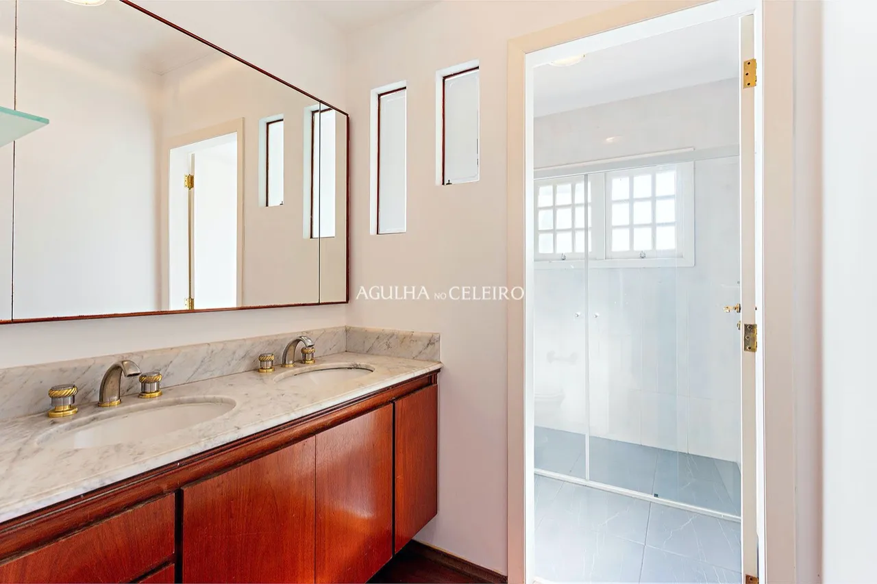 Casa espaçosa e bem projetada à venda no Jardim Luzitânia. – 16974