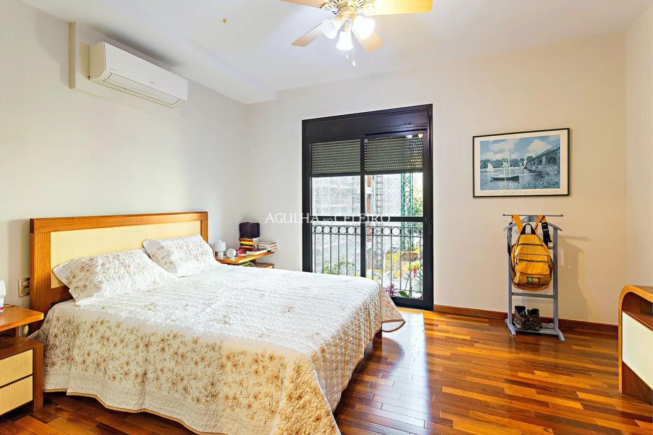 Apartamento espaçoso à venda na Vila Nova Conceição – 17039