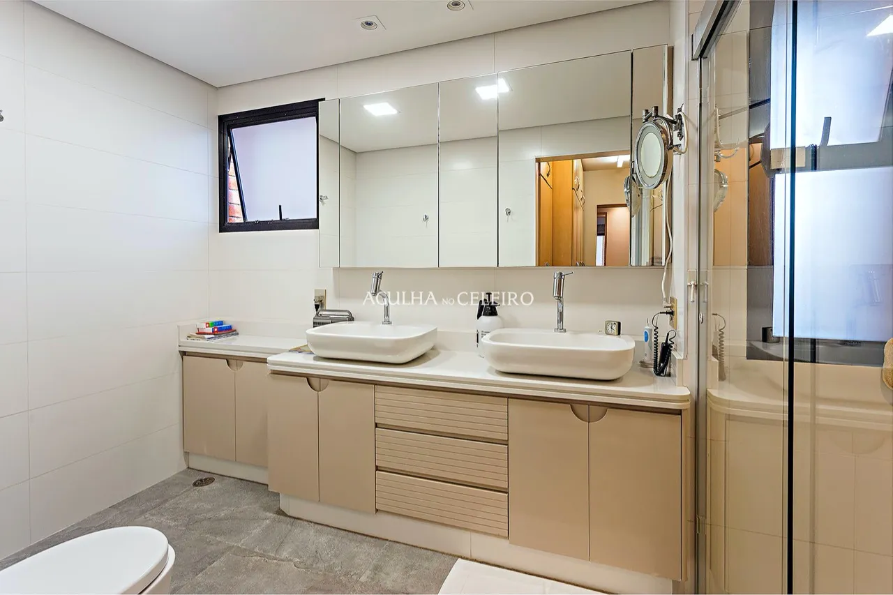 Apartamento espaçoso à venda na Vila Nova Conceição – 17039