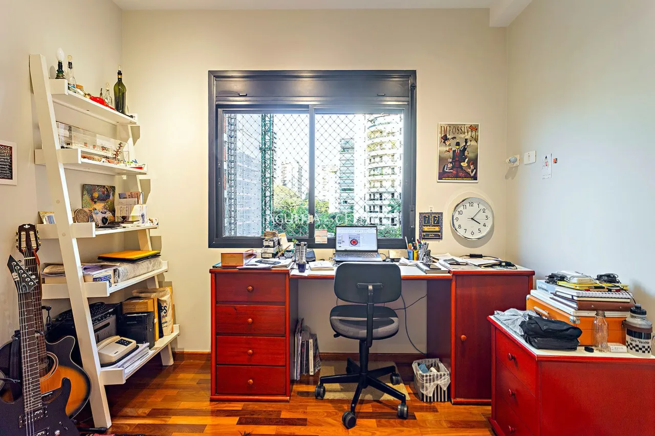 Apartamento espaçoso à venda na Vila Nova Conceição – 17039