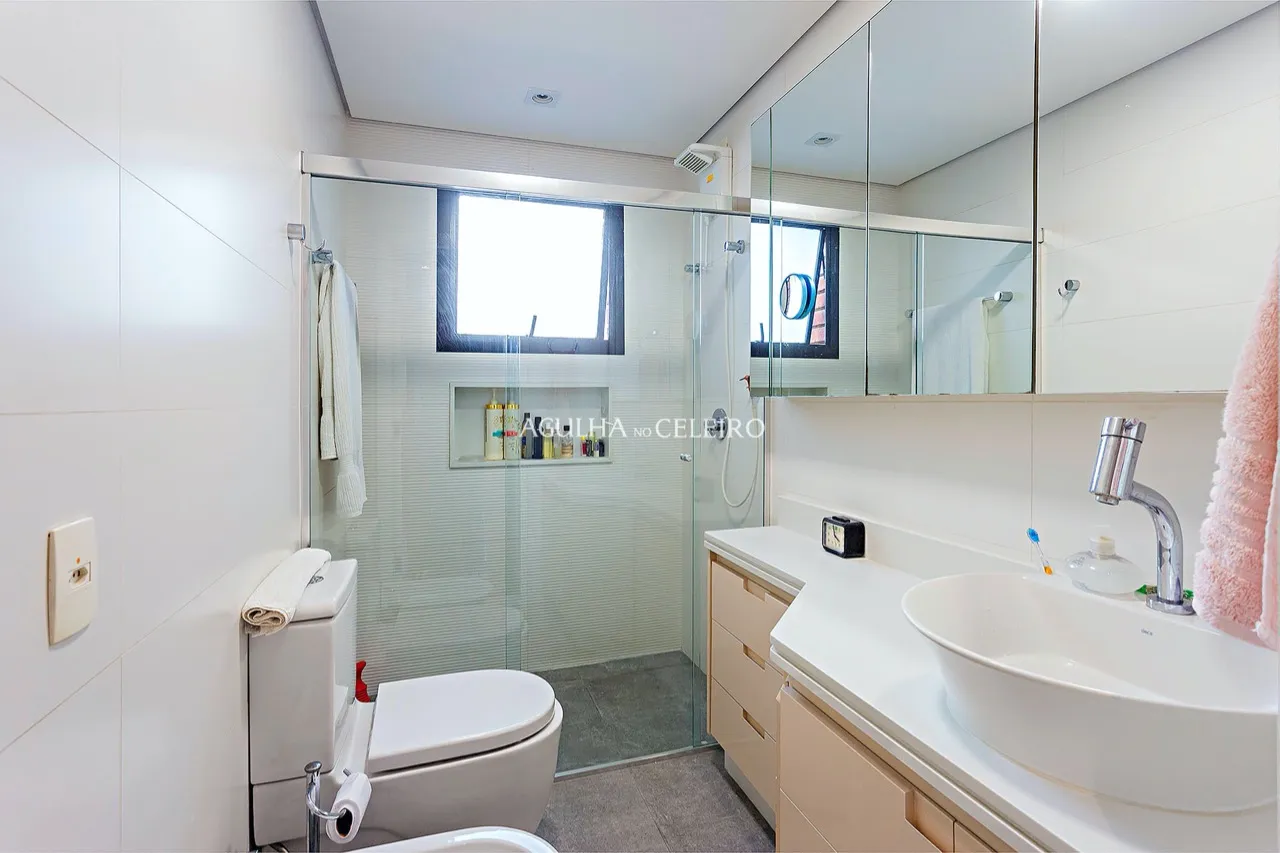 Apartamento espaçoso à venda na Vila Nova Conceição – 17039