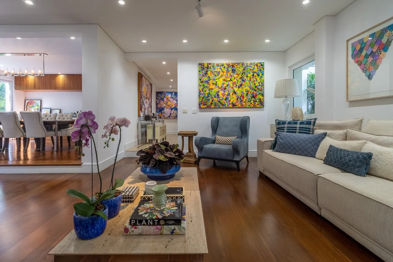 Casa com projeto moderno e cheio de iluminação natural, trazendo dias agradáveis no Jardim América. – 17092 - IMG_3401-HDR