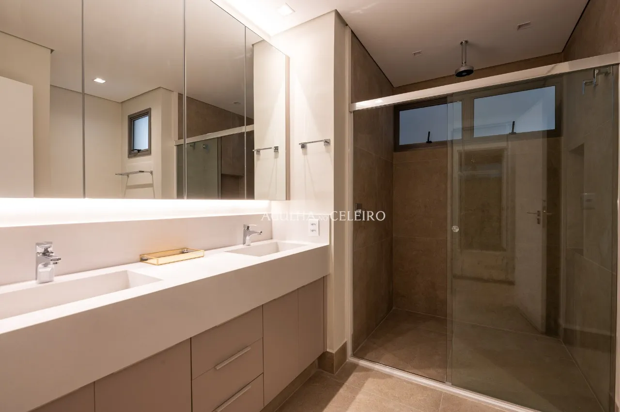 Apartamento reformado e mobiliado no Jardim América – 17094