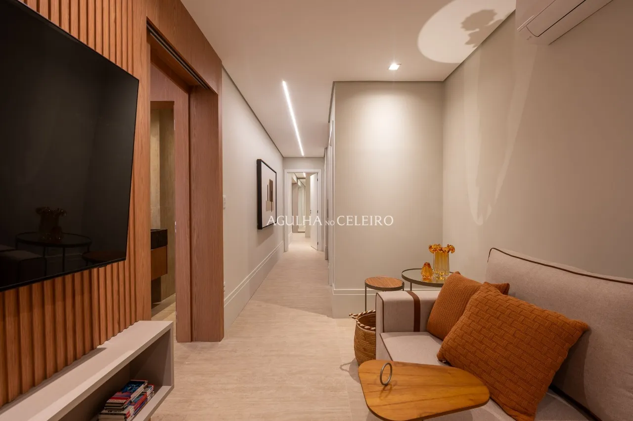 Apartamento reformado e mobiliado no Jardim América – 17094