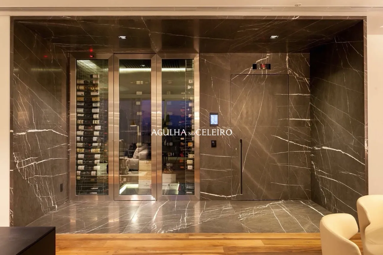 Cobertura triplex espetacular na melhor localização do bairro. – CO0074