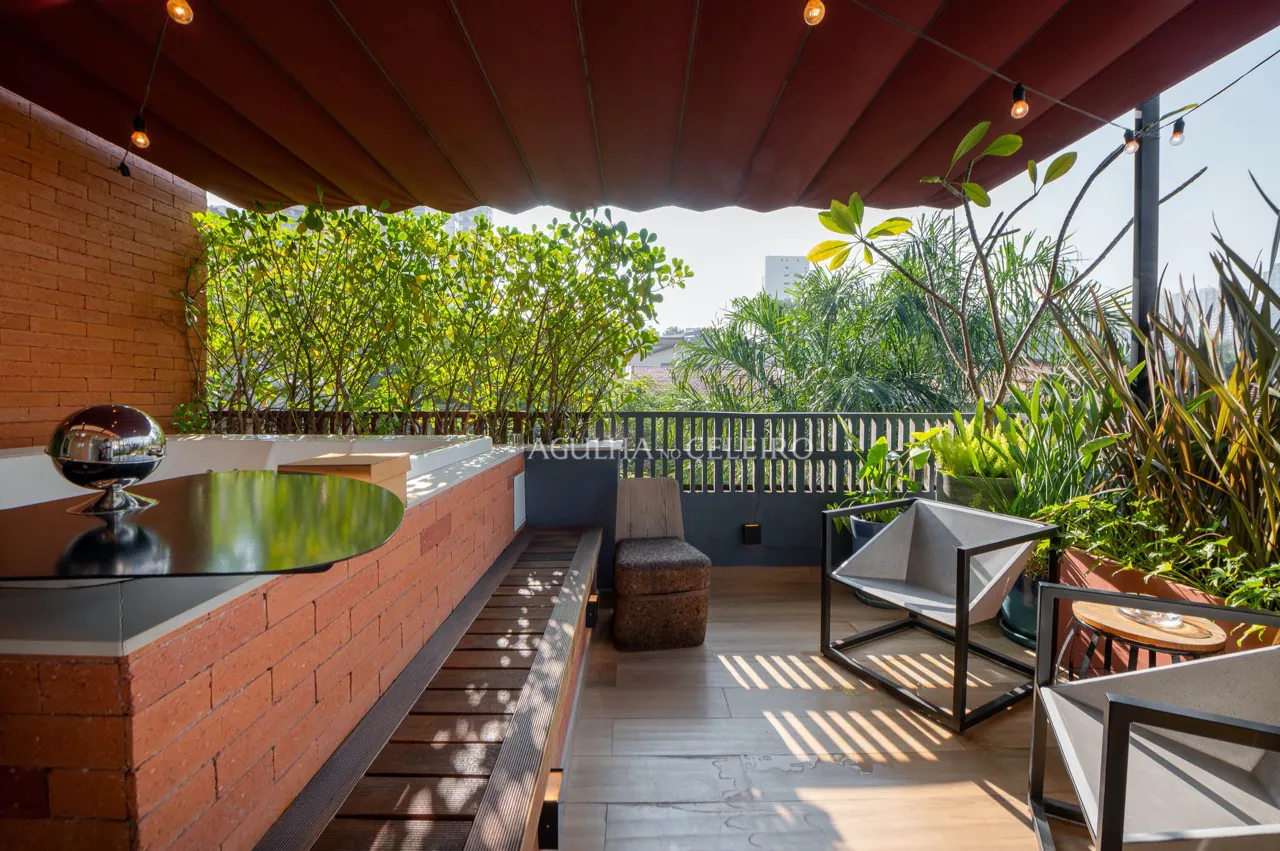 Cobertura toda reformada na Vila Madalena. – CO0469