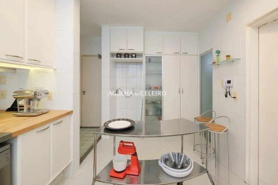 um-refugio-modernista-a-venda-no-melhor-do-bairro-16363-11