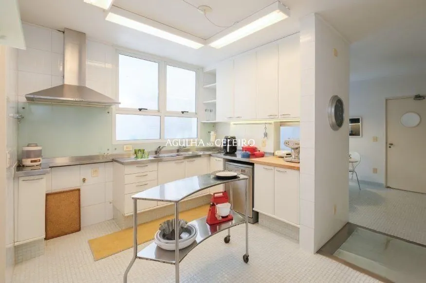 um-refugio-modernista-a-venda-no-melhor-do-bairro-16363-12