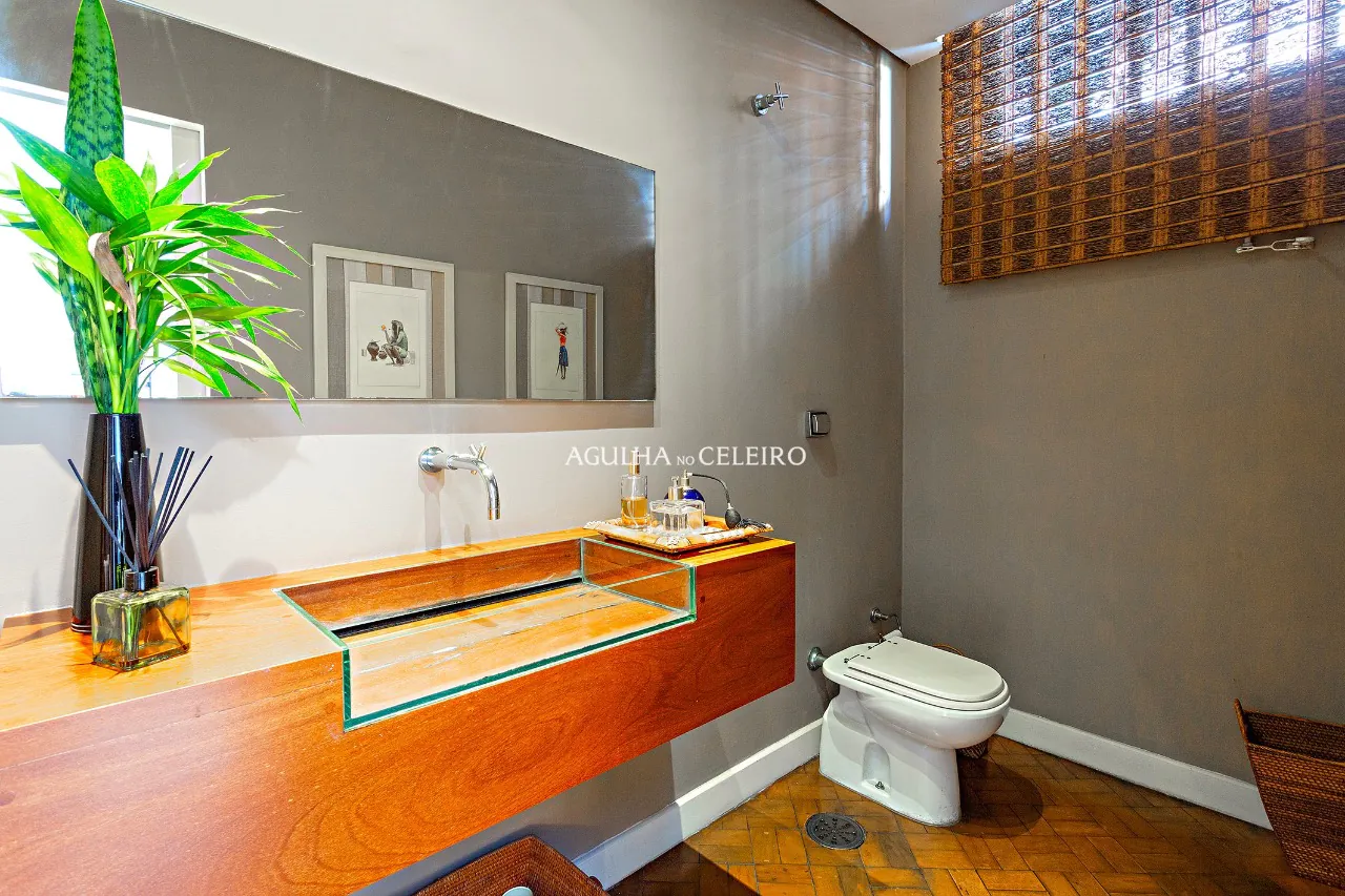 casa-com-quintal-espacoso-a-venda-no-jardim-america-17047-14