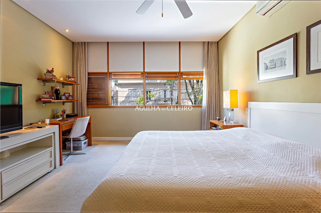 casa-com-quintal-espacoso-a-venda-no-jardim-america-17047-20