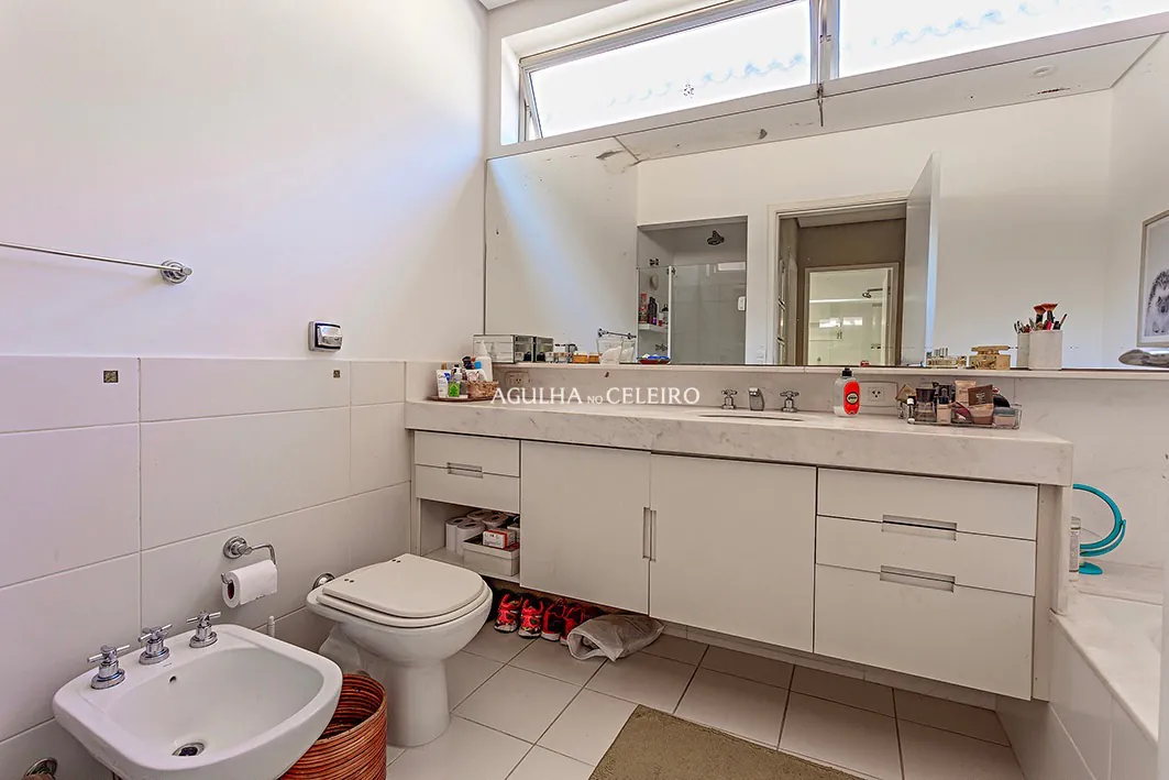 casa-com-quintal-espacoso-a-venda-no-jardim-america-17047-22