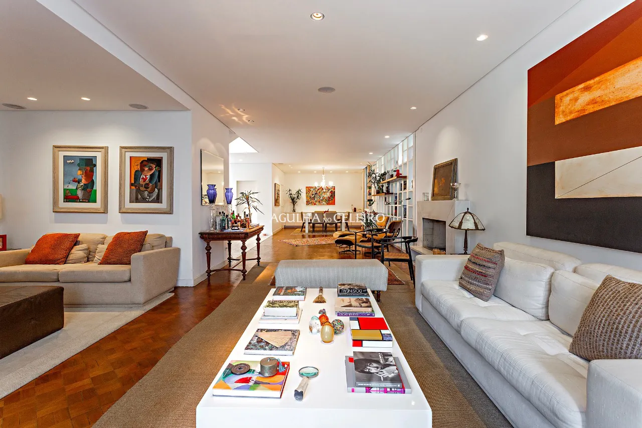 casa-com-quintal-espacoso-a-venda-no-jardim-america-17047-3