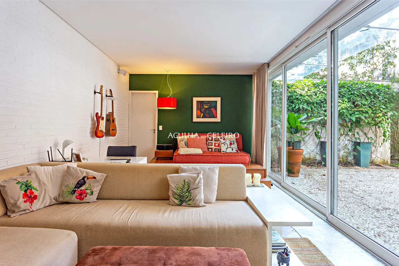 casa-com-quintal-espacoso-a-venda-no-jardim-america-17047-6