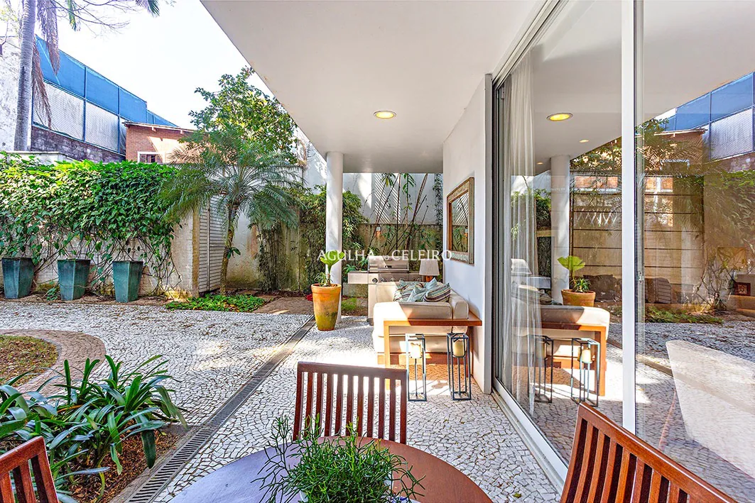 casa-com-quintal-espacoso-a-venda-no-jardim-america-17047-7