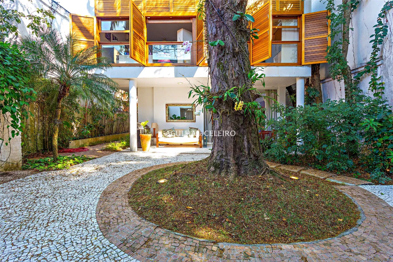 casa-com-quintal-espacoso-a-venda-no-jardim-america-17047-8