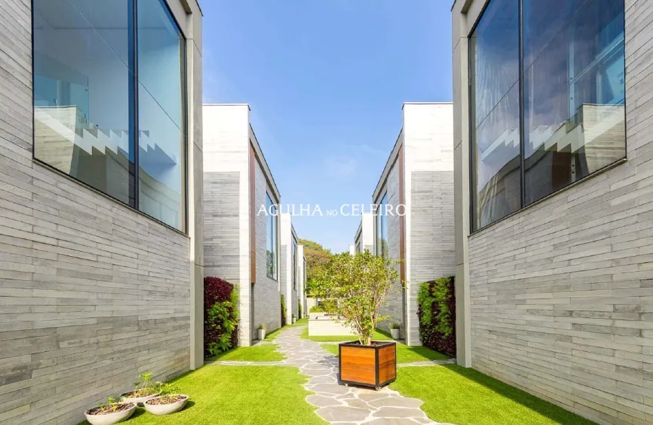 casa-em-condominio-localizada-em-rua-tranquila-e-super-arborizada-17247-2