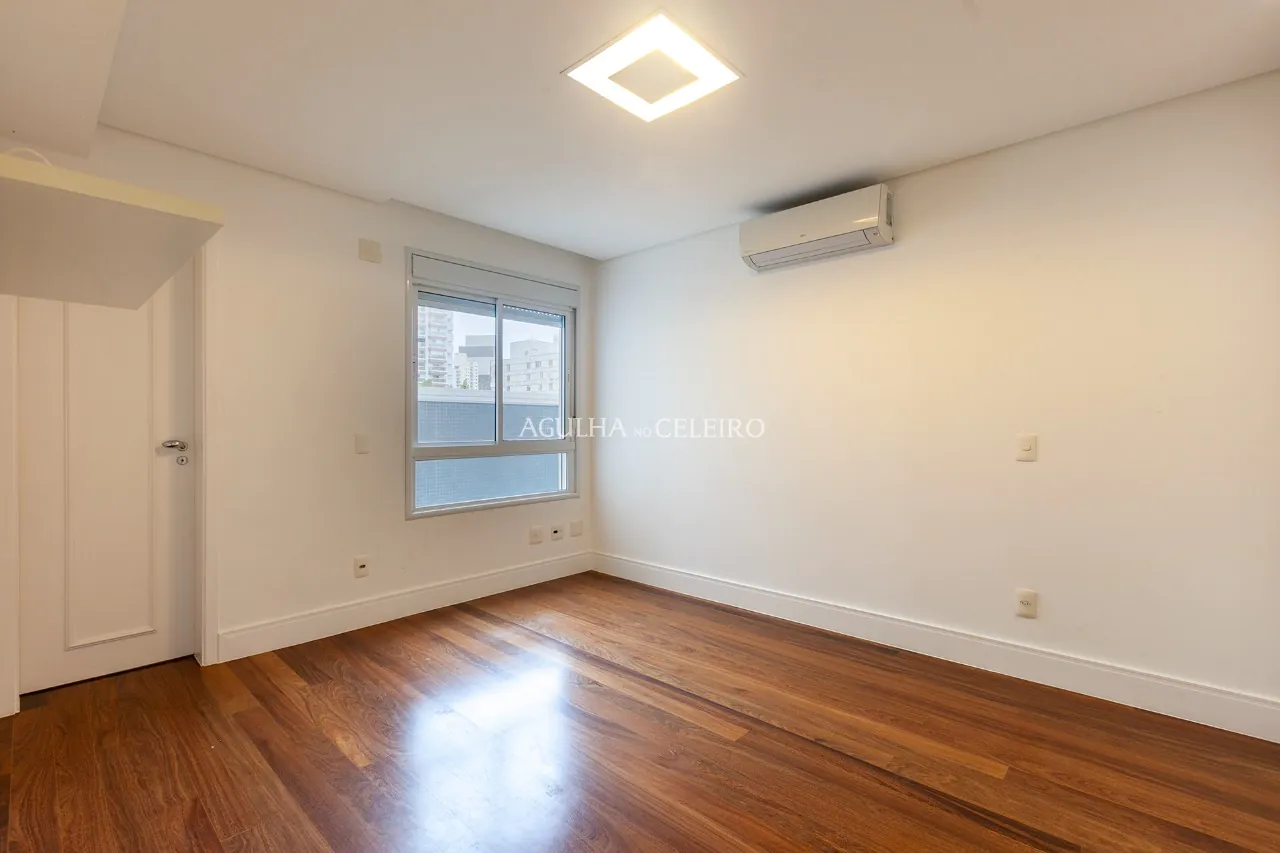 Apartamento à venda com vista para a copa das árvores em Pinheiros. – 10146