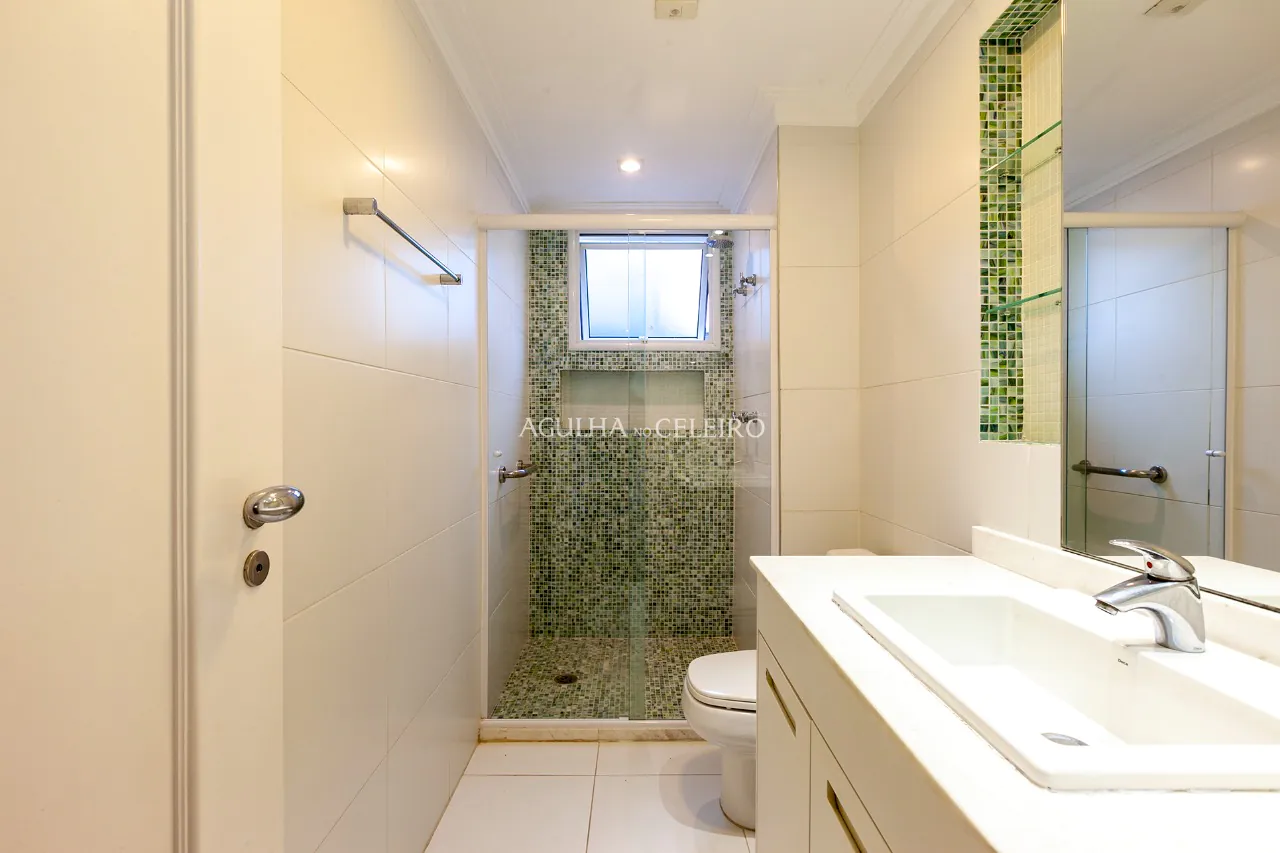 Apartamento à venda com vista para a copa das árvores em Pinheiros. – 10146