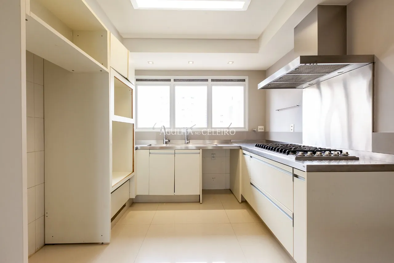 Apartamento à venda com vista para a copa das árvores em Pinheiros. – 10146