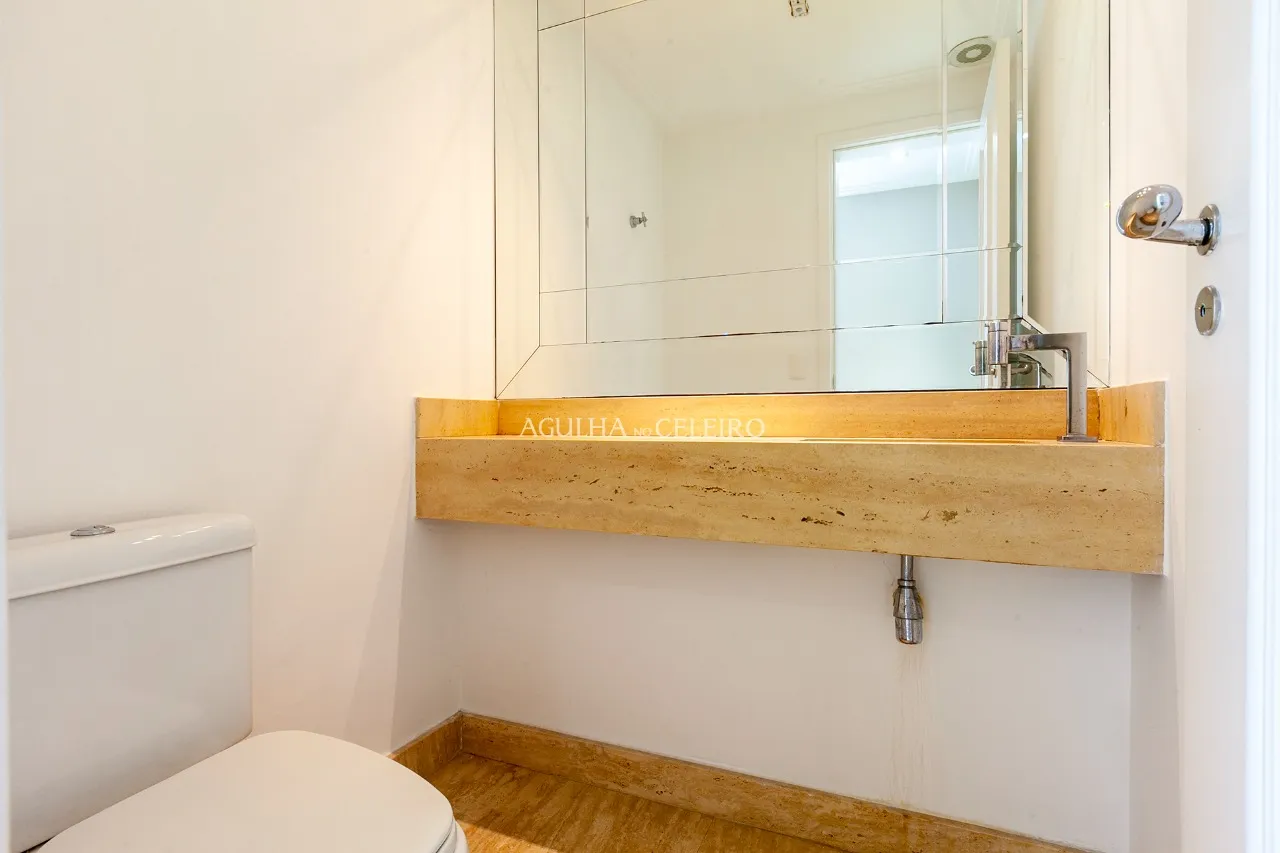 Apartamento à venda com vista para a copa das árvores em Pinheiros. – 10146