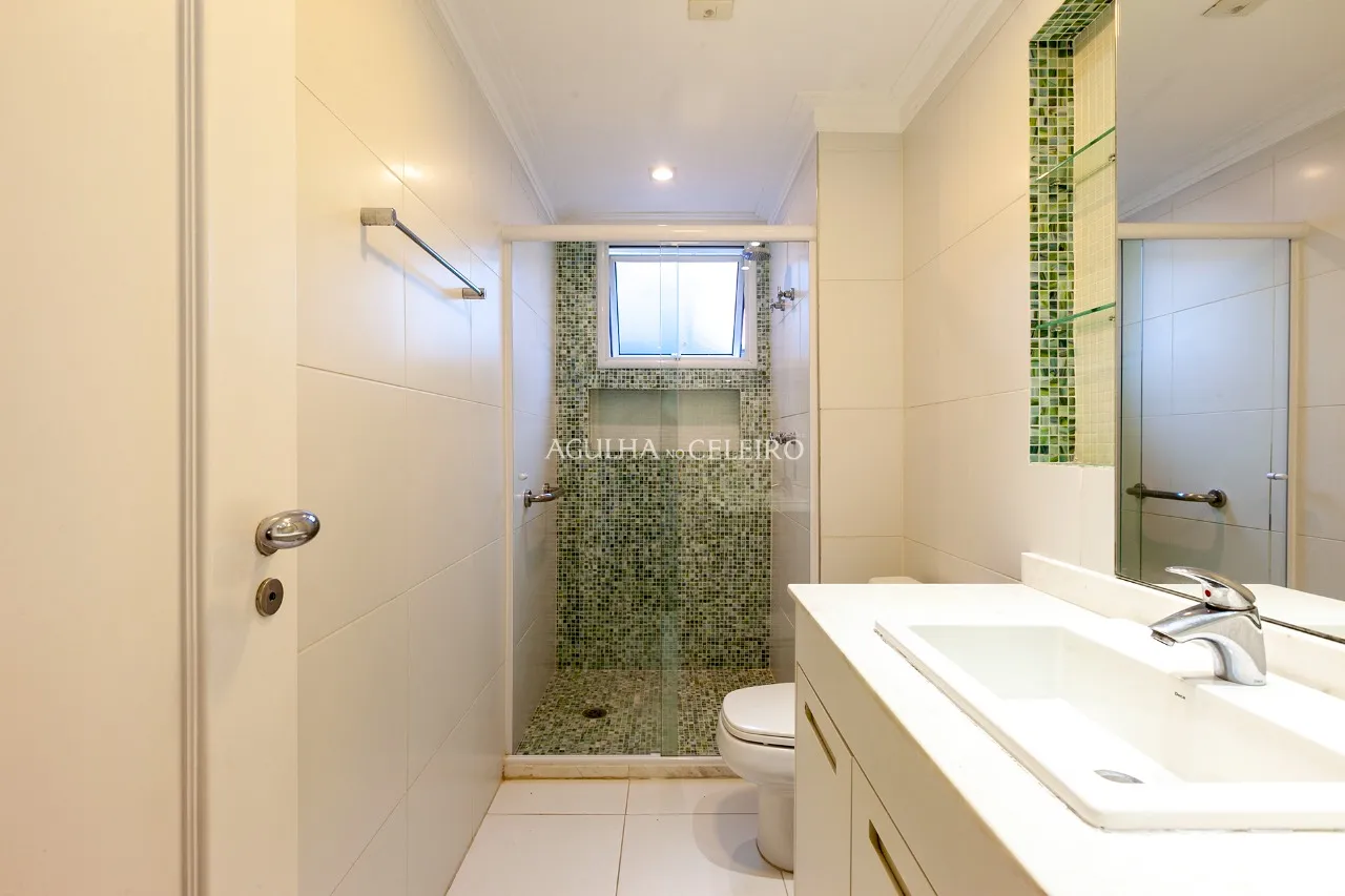 Apartamento à venda com vista para a copa das árvores em Pinheiros. – 10146