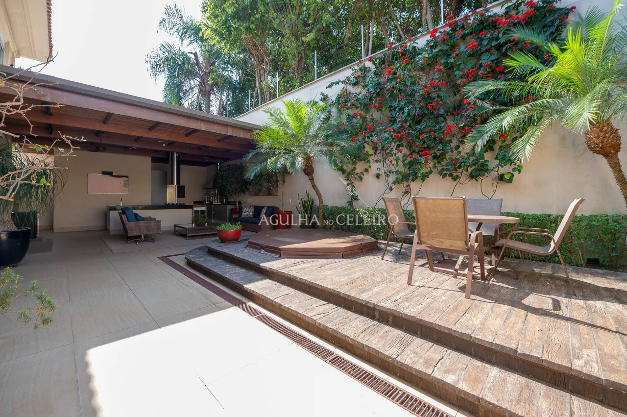 Linda casa com área gourmet à venda no Alto de Pinheiros – 16336