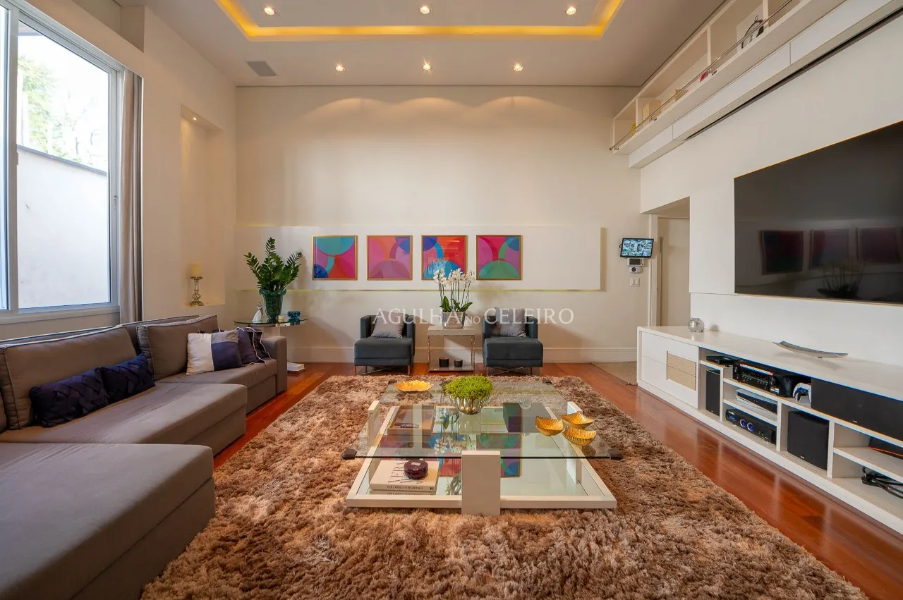 Linda casa com área gourmet à venda no Alto de Pinheiros – 16336