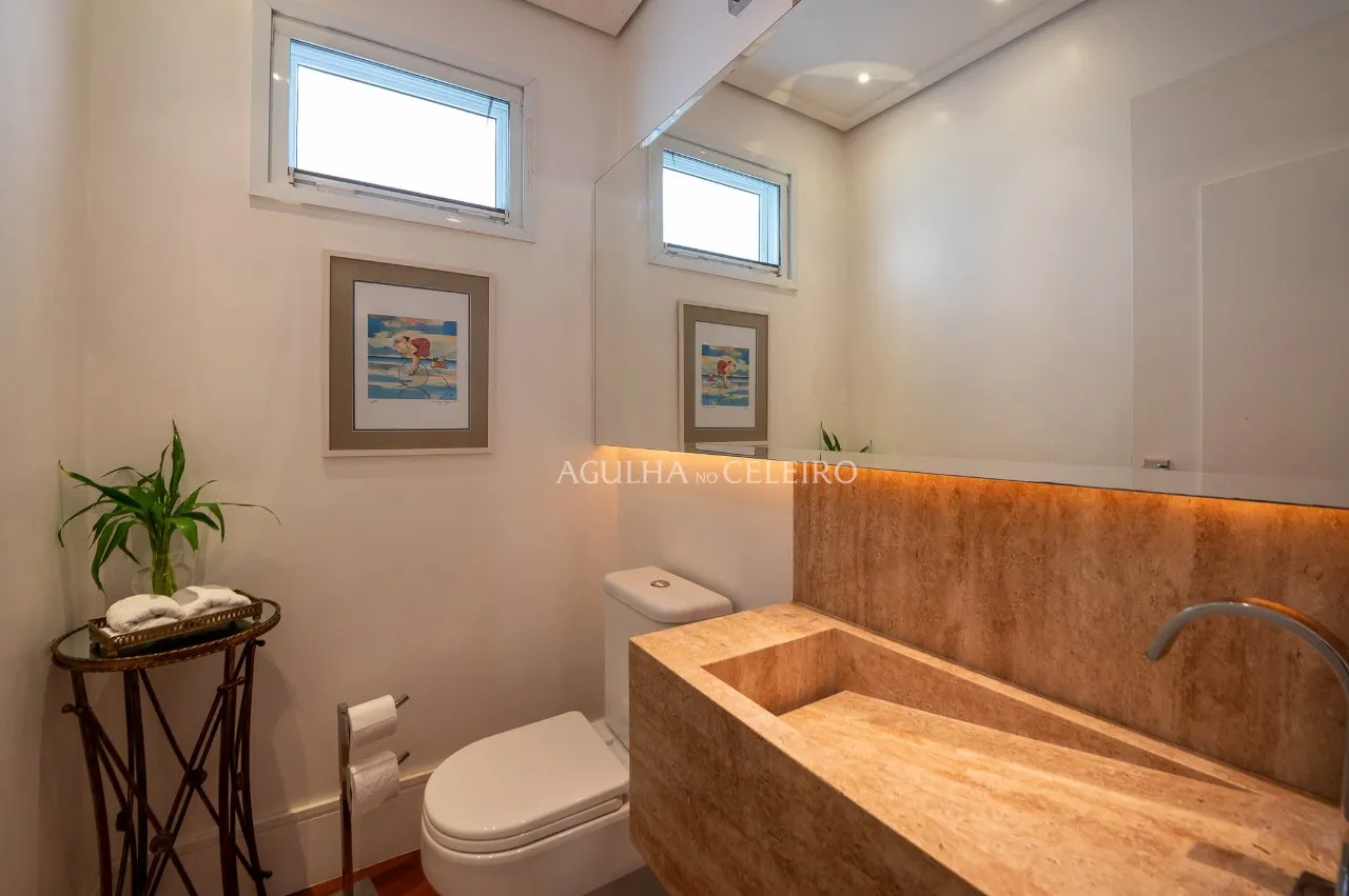 Linda casa com área gourmet à venda no Alto de Pinheiros – 16336