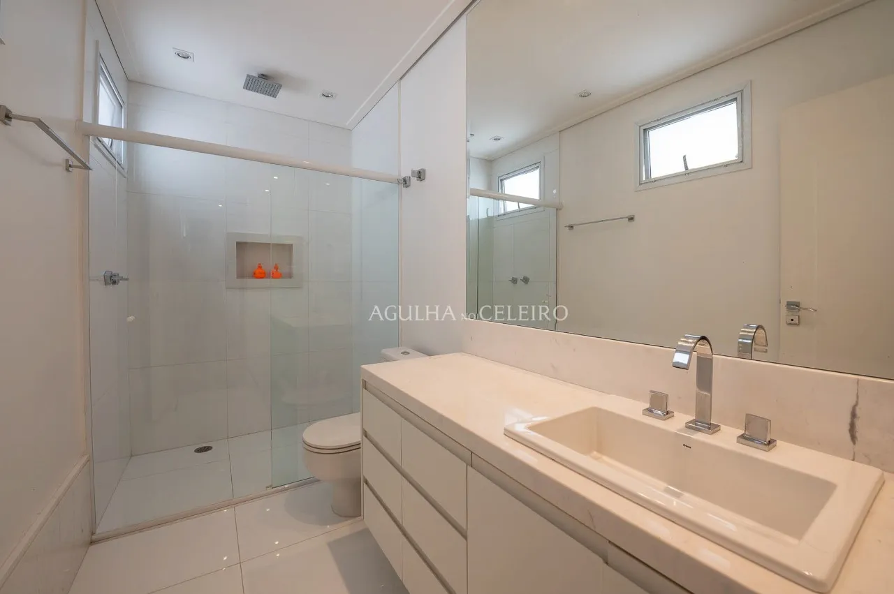 Linda casa com área gourmet à venda no Alto de Pinheiros – 16336