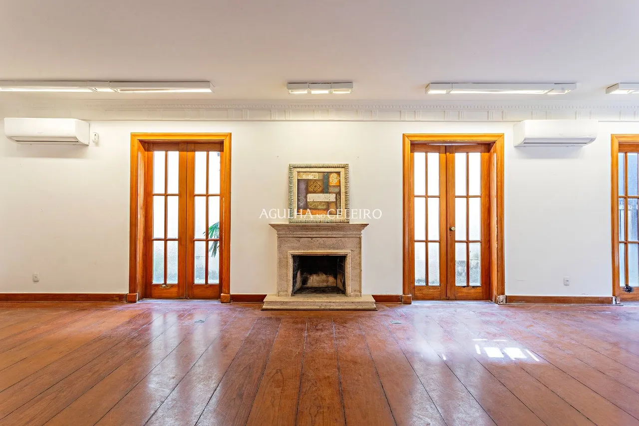 Casa com jardim para locação e venda no Jardim Paulista. – 17096