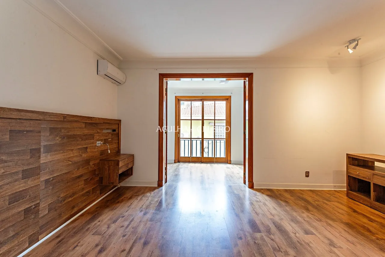 Casa com jardim para locação e venda no Jardim Paulista. – 17096