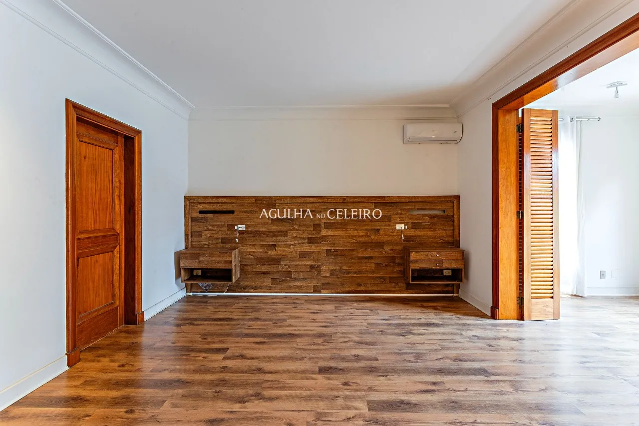 Casa com jardim para locação e venda no Jardim Paulista. – 17096